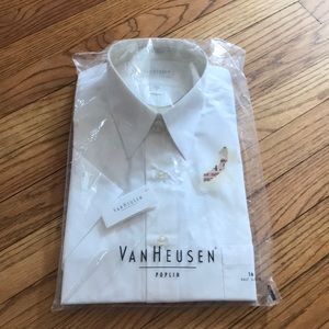 Van Heusen White Half Sleeve style button up shirt
